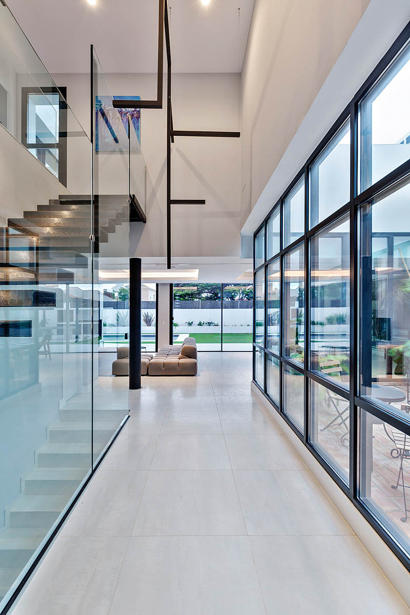 加的斯白色海滨别墅