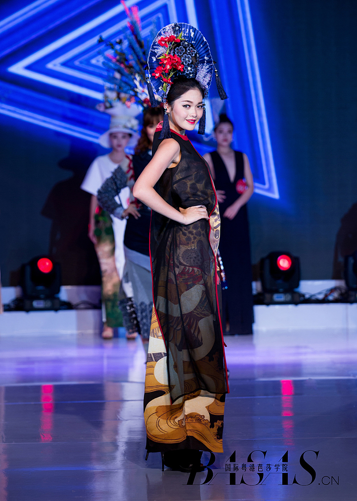 粤港芭莎•新女报 2016重庆小姐大赛-设计师服装走秀精选（图ZNTQzMTcwNzI=） - 其他服装 - 站酷设计师粤港芭莎美业集团原创素材 - 站酷ZCOOL