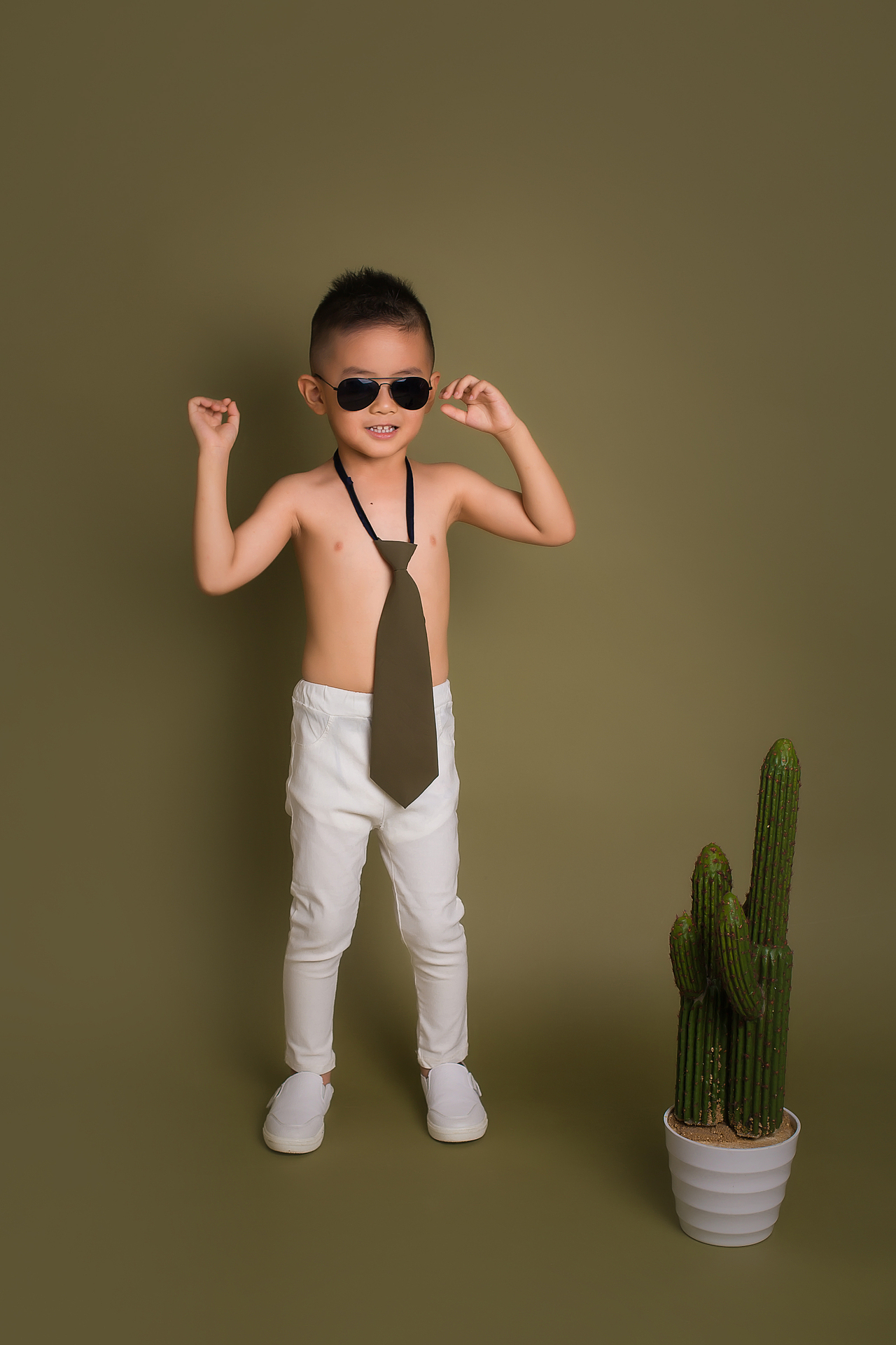 小哥哥（图ZMTI1ODEyMDEy） - 人像摄影 - 站酷设计师Z18550241原创素材 - 站酷ZCOOL