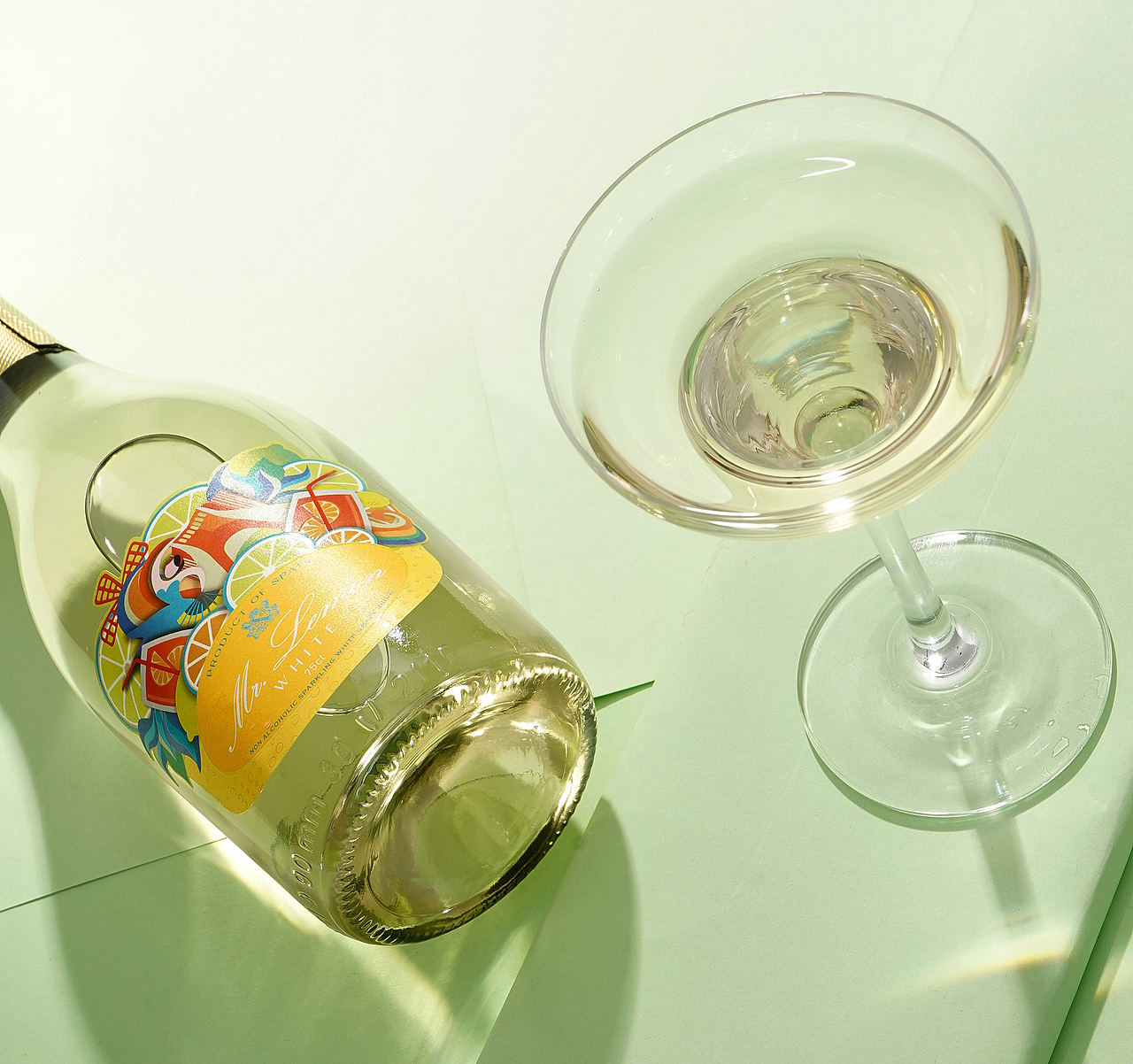 起泡酒x找玖创意 I 柠檬先生 与 草莓小姐（图ZMjc2Mjc3NzAw） - 包装 - 站酷设计师找玖创意原创素材 - 站酷ZCOOL