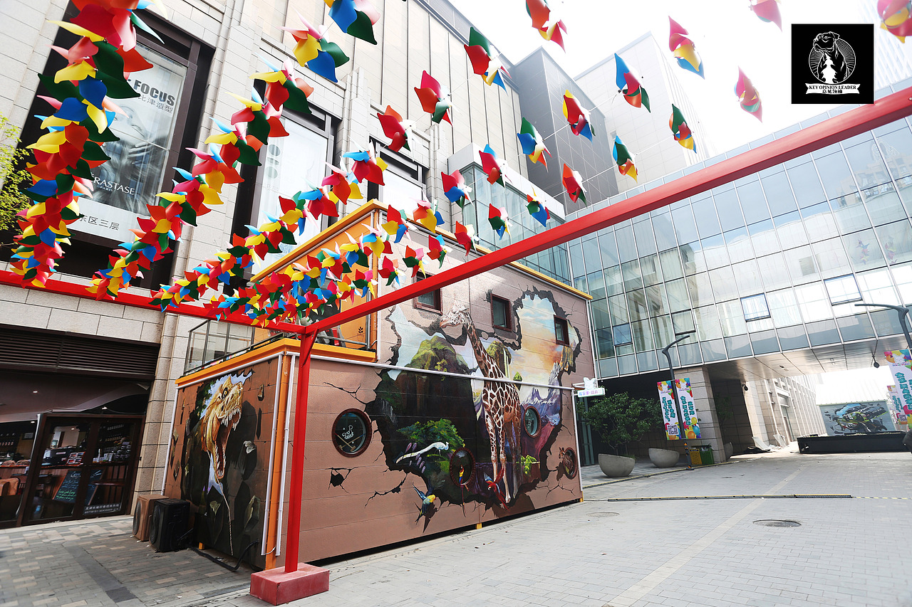 常营天街商场原创涂鸦作品梁裕基mrl