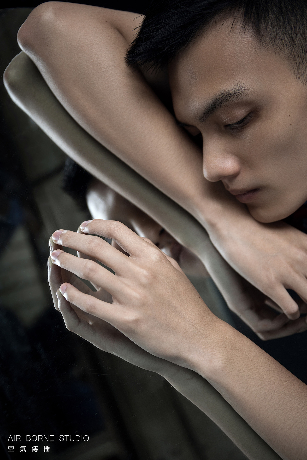 one | 《陷》（圖ZMTU4NDYzNzgw） - 時(shí)尚/藝術(shù)攝影 - 站酷設(shè)計(jì)師漢堡良原創(chuàng)素材 - 站酷ZCOOL