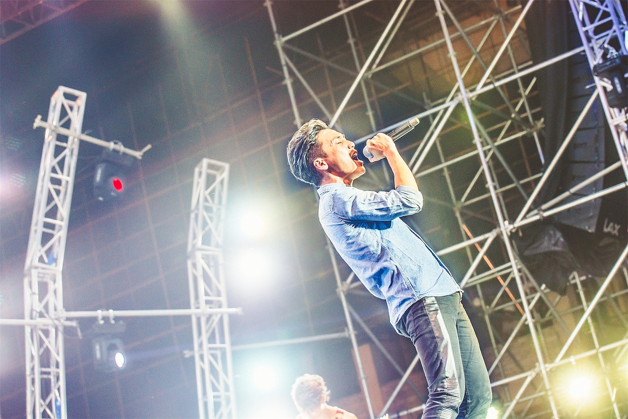 美丽南方音乐节（图ZMjA3MjUyMzY=） - 人像摄影 - 站酷设计师凹凸蜀黍原创素材 - 站酷ZCOOL