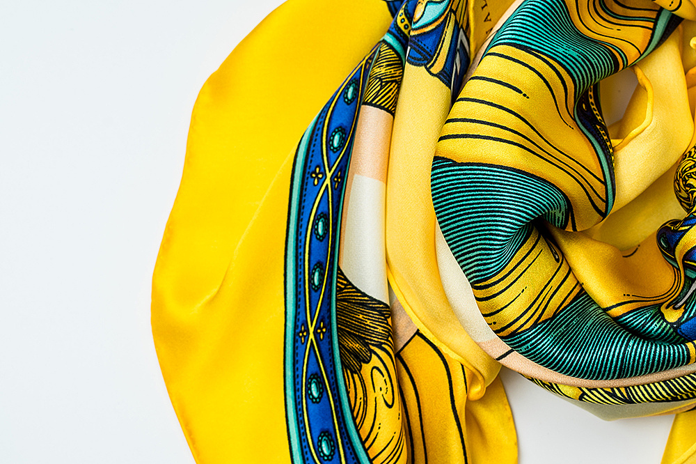 丝巾成品局部摄影图