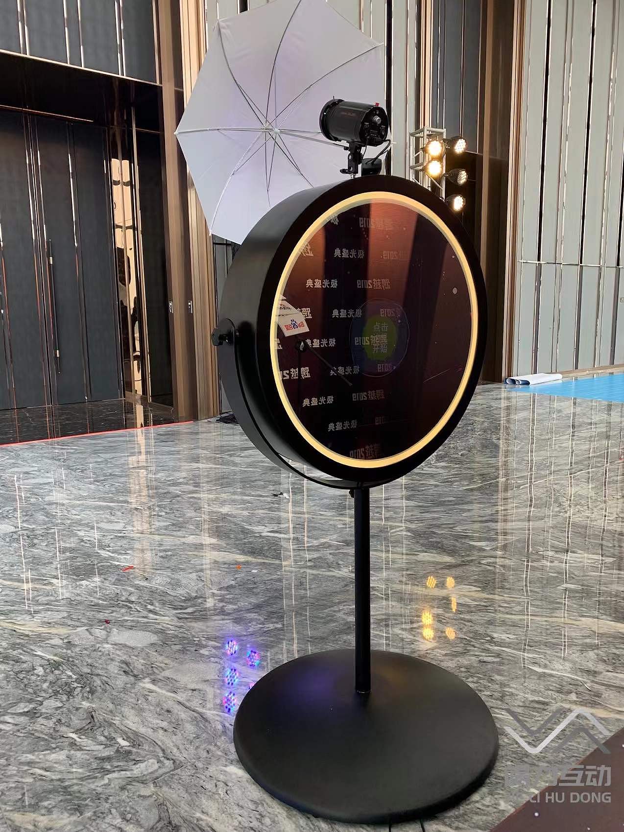 互动拍照魔镜自拍一体机,自带美颜功能活动拍照装置