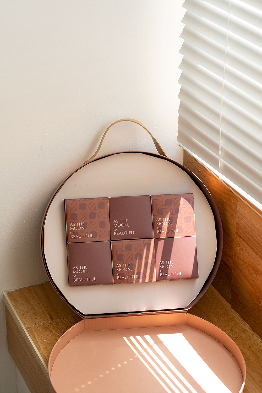 2022中秋月饼礼盒系列-揽月（图ZMzIwMzk4OTEy） - 包装 - 站酷设计师善恩设计工作室原创素材 - 站酷ZCOOL