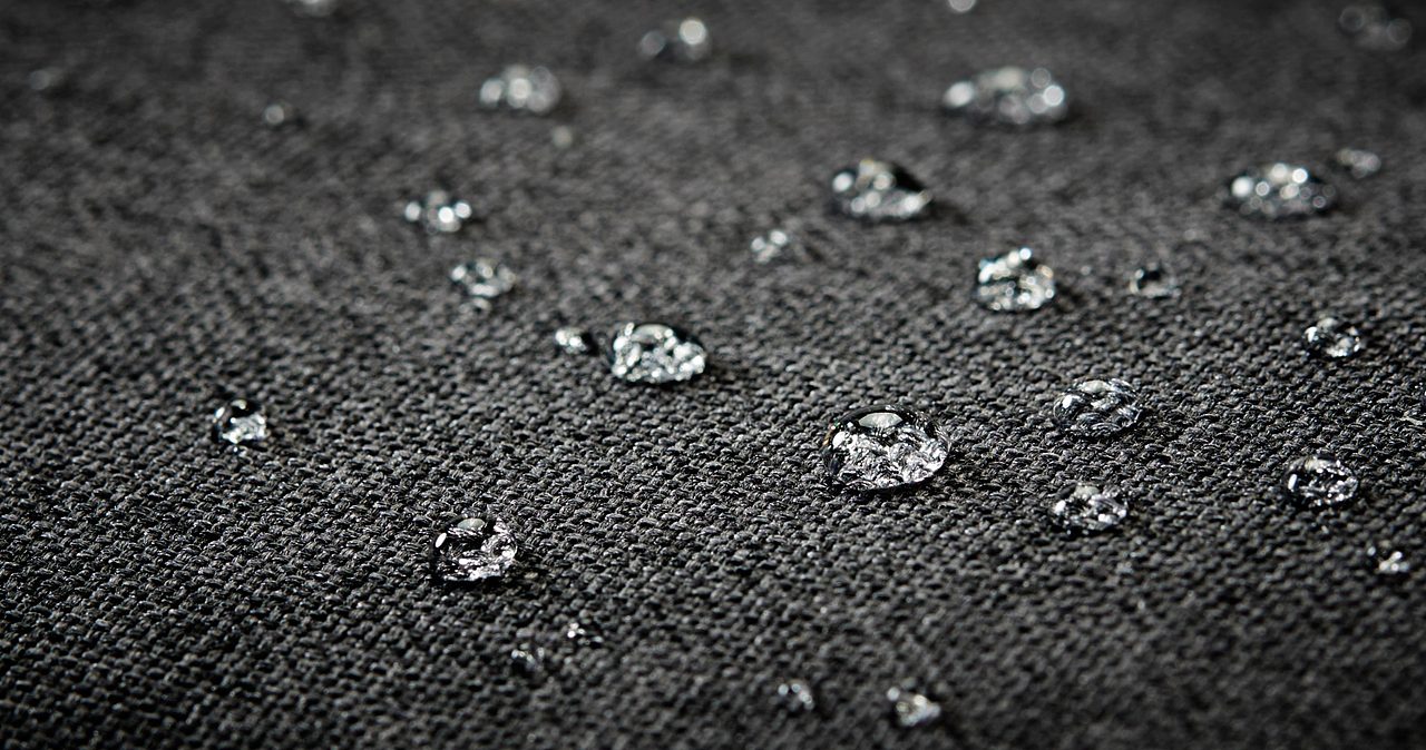 背包白底静物拍摄