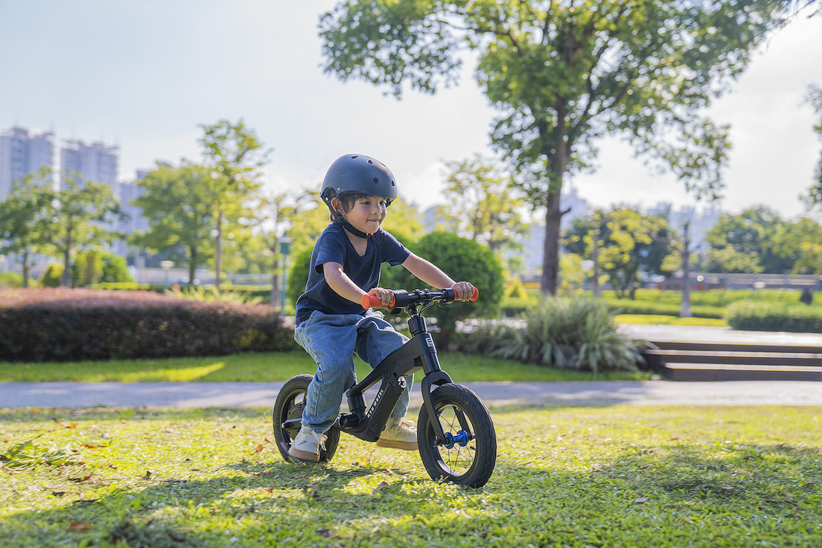 2023 五轮 5wheel 儿童电动滑步车跨境电商广告视频