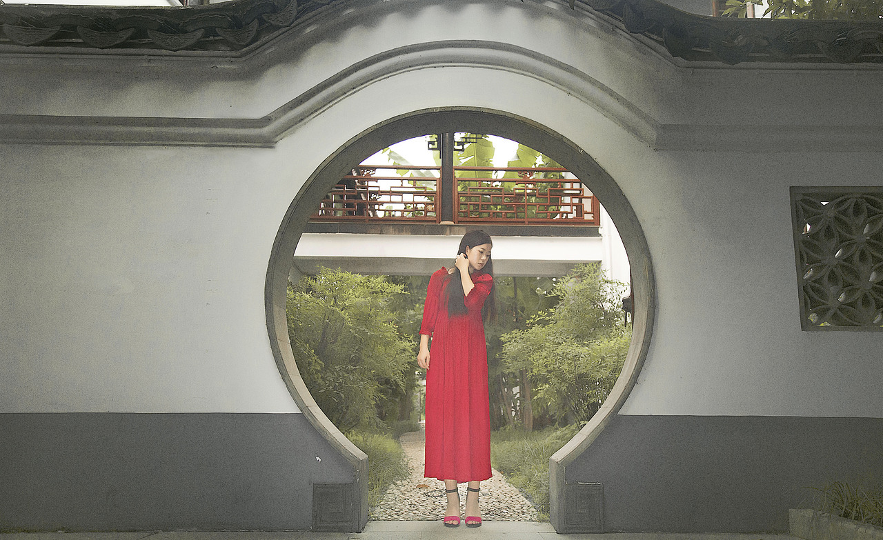 红色姑娘（图ZODkzMDExNjQ=） - 人像摄影 - 站酷设计师芮梓源原创素材 - 站酷ZCOOL