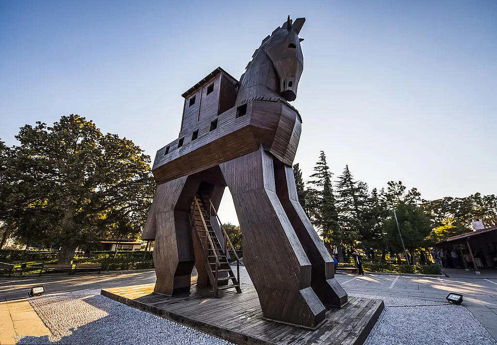 十字路口雕塑设计