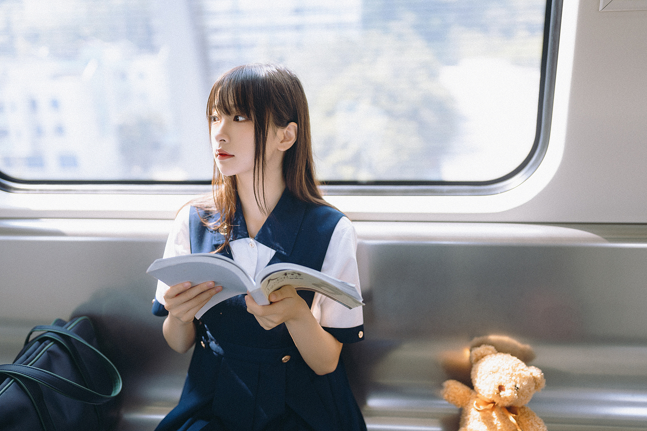 地铁时刻(zhizhi就是鲤鱼王)