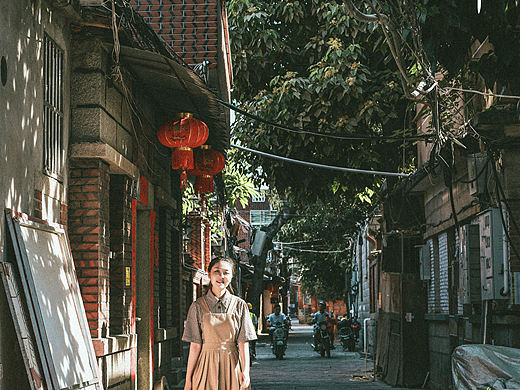 穿行.西街