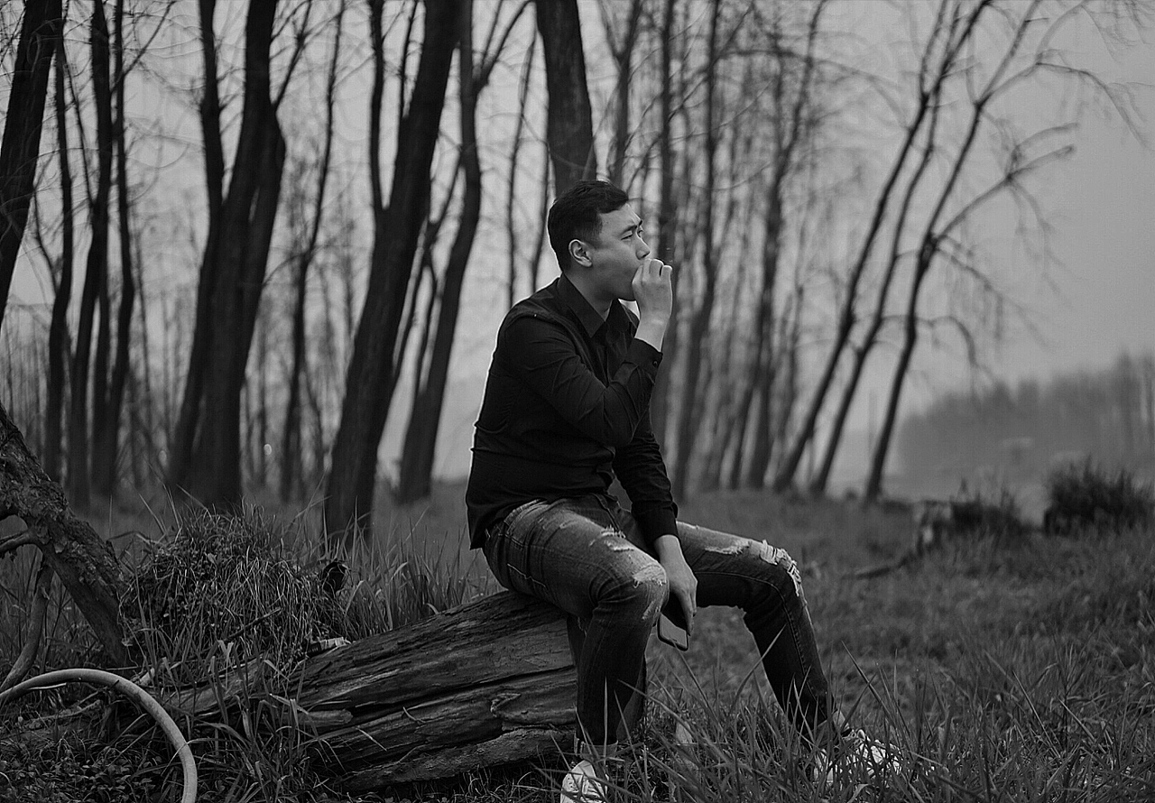 背对城市抽根烟 | 第一次拍男生人像