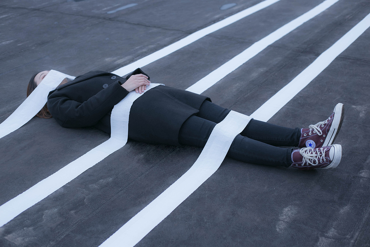 《缚》观念摄影（图ZMTY0ODM0Nzg4） - 人像摄影 - 站酷设计师阿尾巴欢原创素材 - 站酷ZCOOL