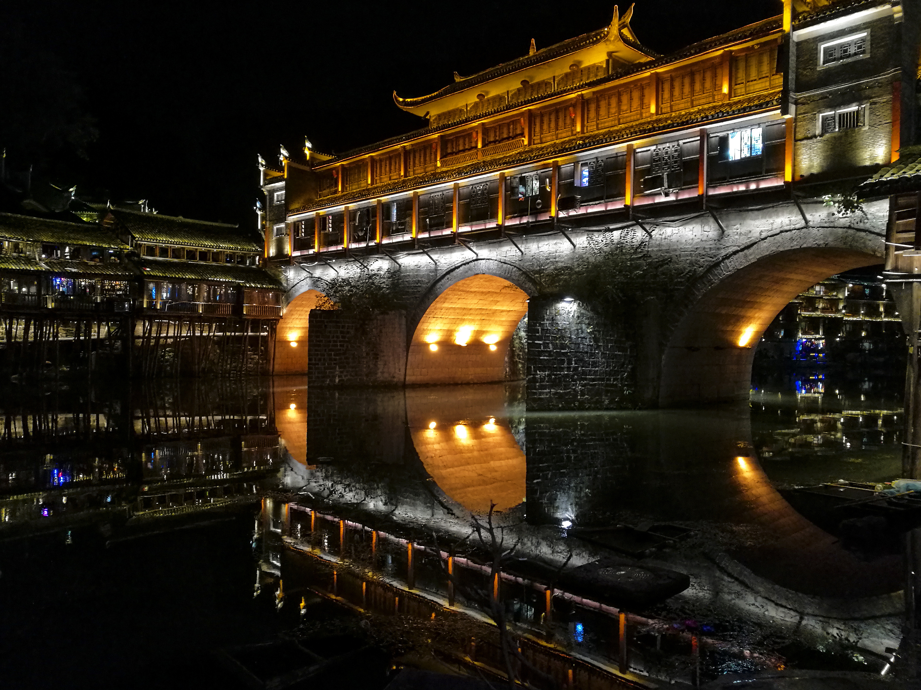 凤凰古城的夜景|摄影|风光摄影|信和梦 - 原创作品 - 站酷 (ZCOOL)