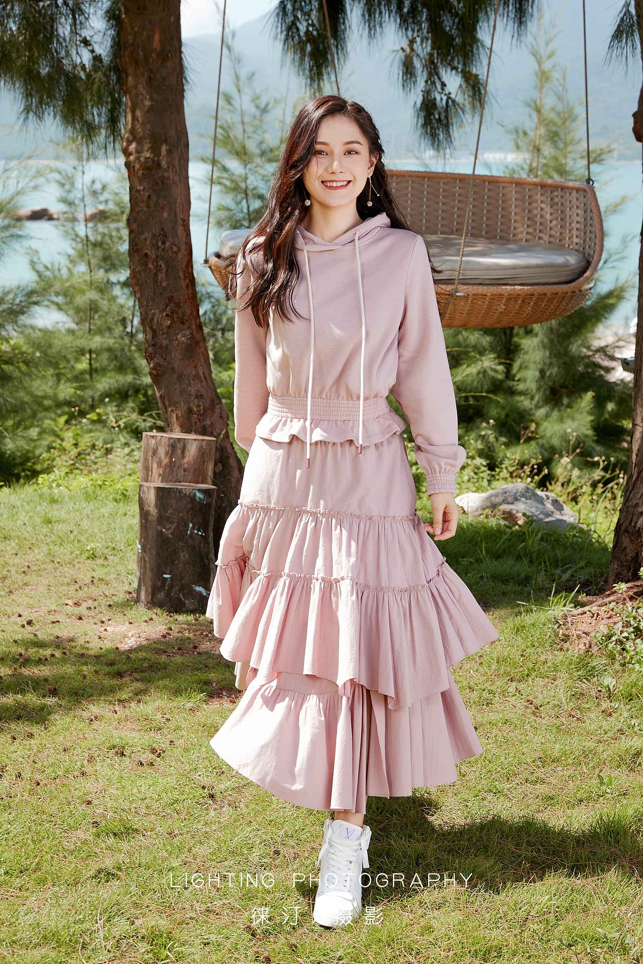 文艺风服装摄影，户外海边，甜美风女装拍摄（图ZMjkyOTM0MzE2） - 时尚/艺术摄影 - 站酷设计师徕汀服装摄影原创素材 - 站酷ZCOOL