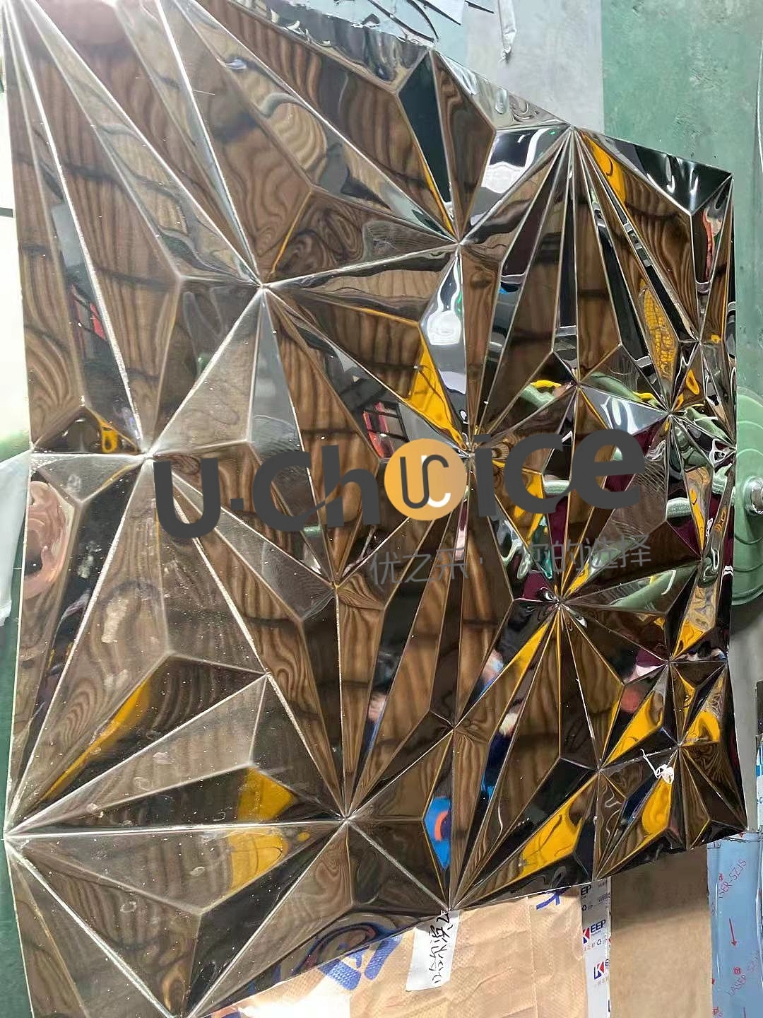 中山某体育馆三维立体镜面吊顶展示（图ZMjczNDkwMzcy） - 商业空间设计 - 站酷设计师优之采谢彩琼原创素材 - 站酷ZCOOL