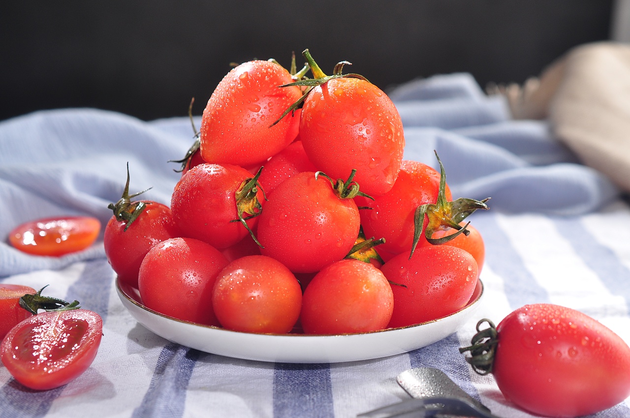 新鲜蔬菜西红柿高清摄影大图-千库网