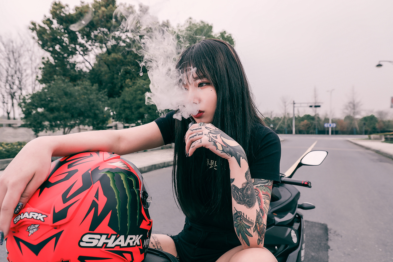 美女机车杜卡迪