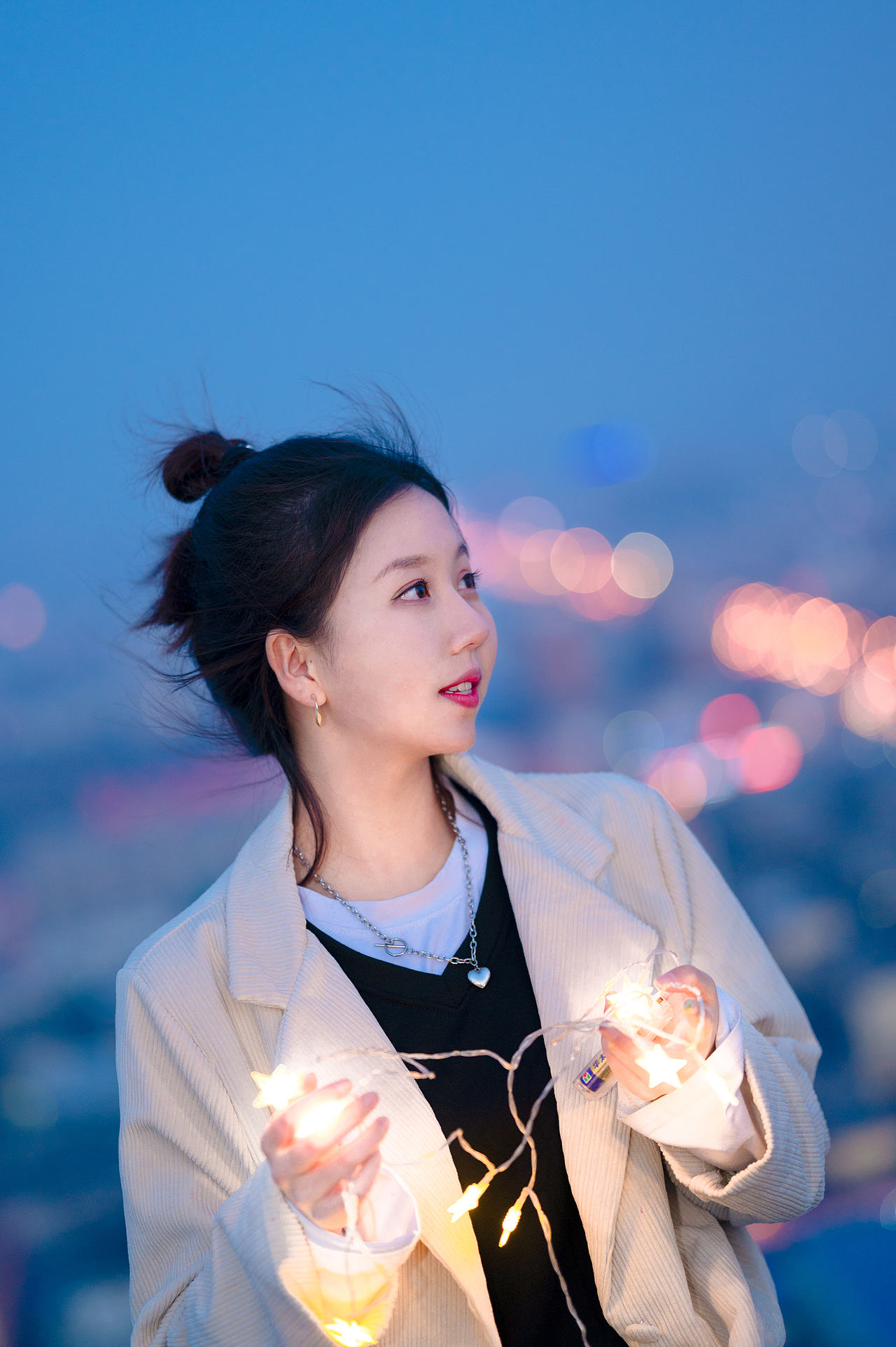 摄影|人像|天台|夜空|做个星星，有棱有角，闪闪发光。（图ZMjQ1NTMzNjEy） - 人像摄影 - 站酷设计师已非少年原创素材 - 站酷ZCOOL