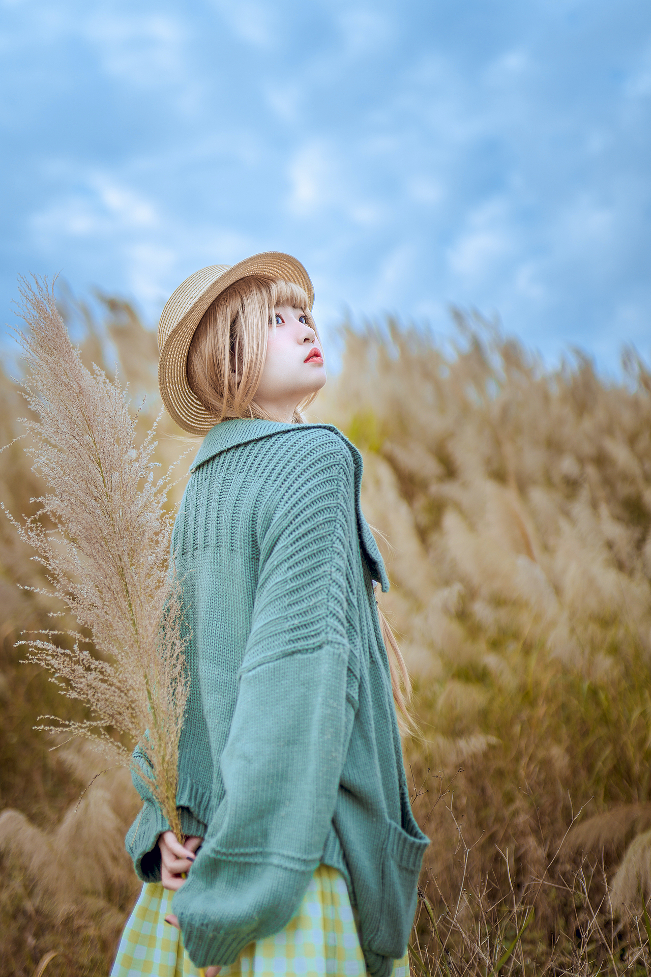 芦苇荡（图ZMTkzMTU4NDgw） - 人像摄影 - 站酷设计师白日梦大熊菌原创素材 - 站酷ZCOOL