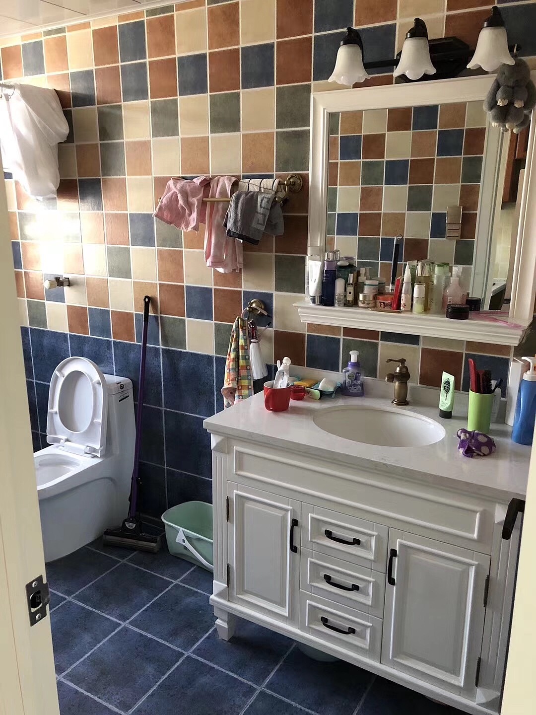 红河熙园180平美式风格小复式装修实景欣赏---卫生间