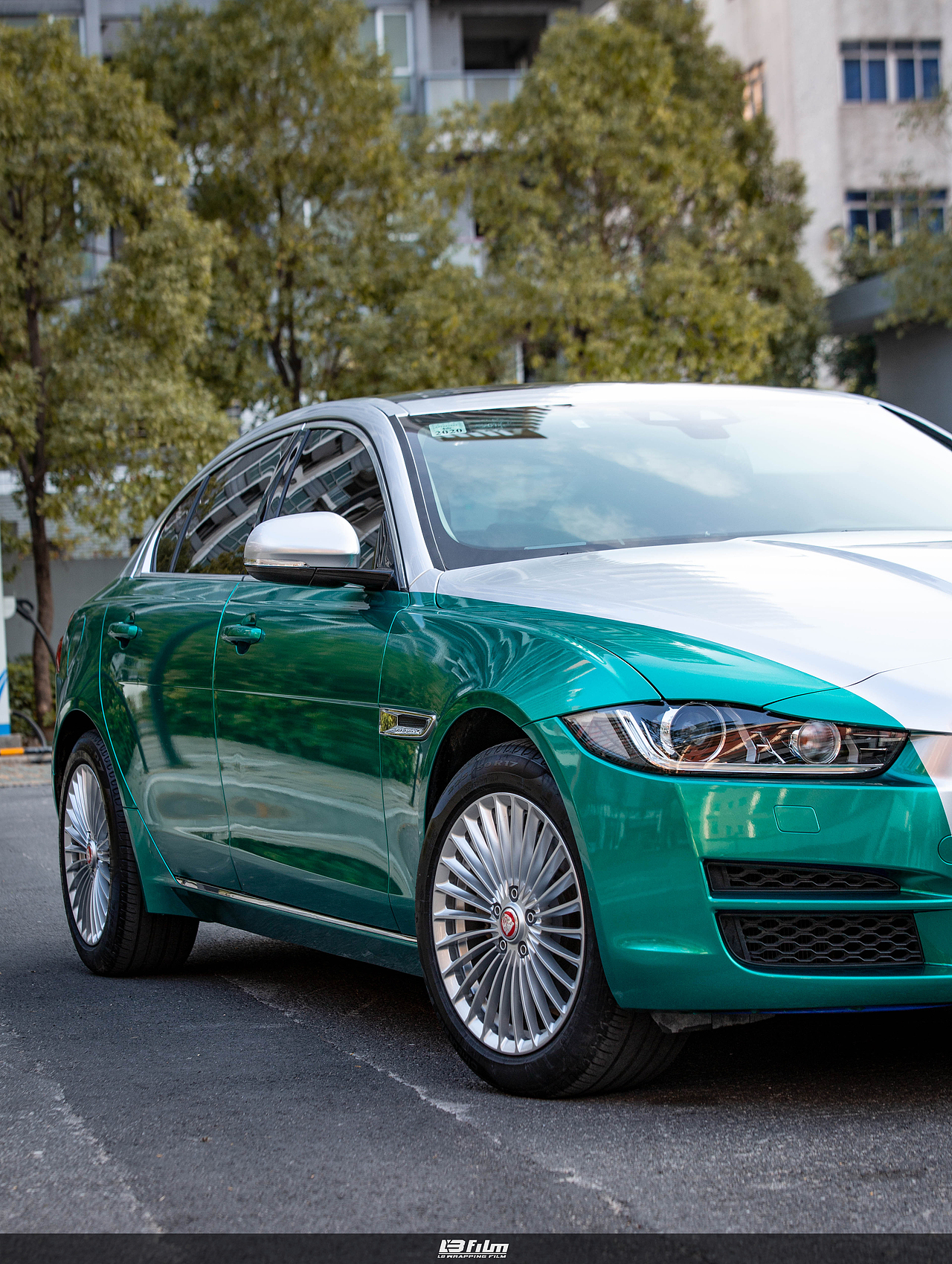 捷豹xe双拼改色案列同款的车拼出不一样的感觉