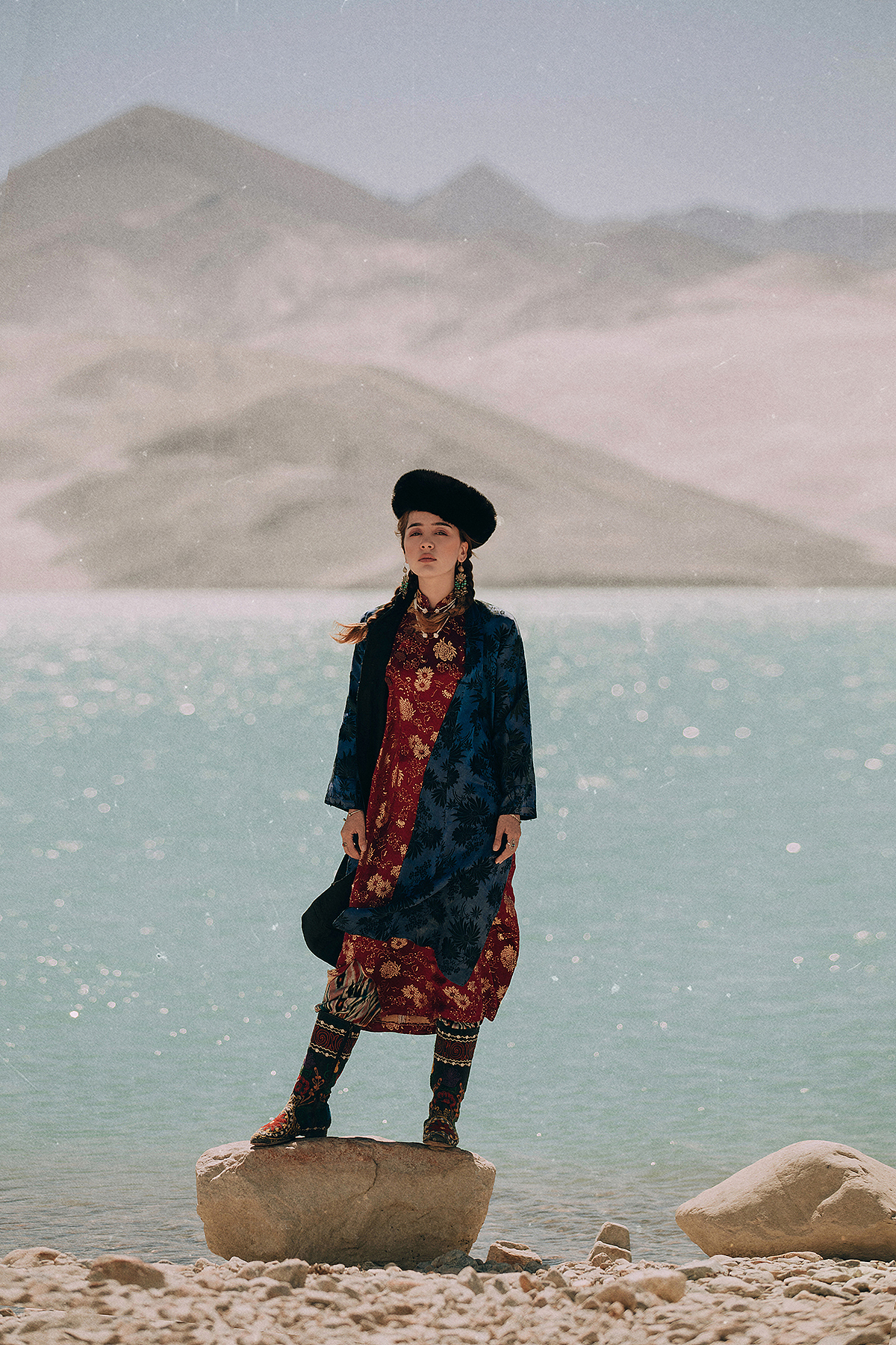 「Bayawan 戈壁」（图ZMjQyMTYxMTky） - 人像摄影 - 站酷设计师小麦skin原创素材 - 站酷ZCOOL