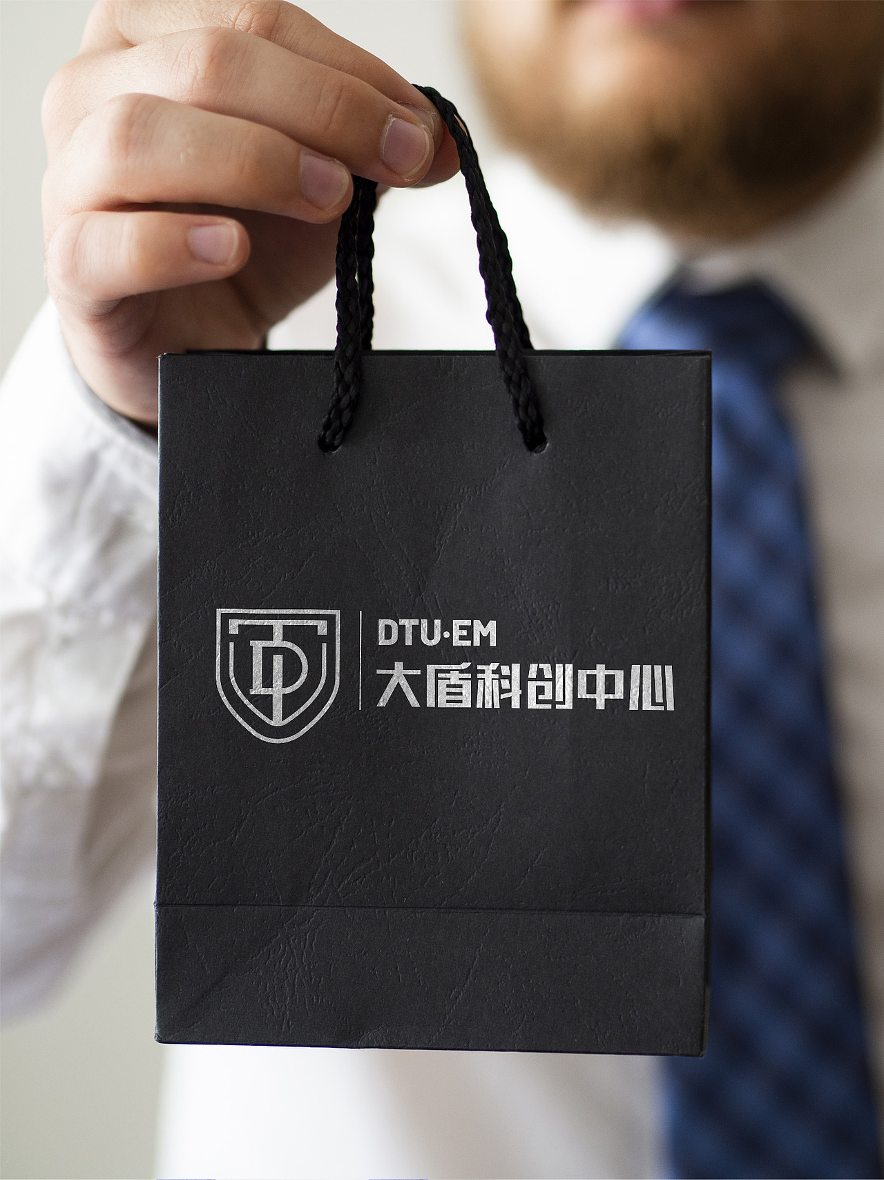 大盾集团品牌logo设计（图ZMjc2OTMwMzMy） - 品牌 - 站酷设计师品牌设计师曹骏彤原创素材 - 站酷ZCOOL