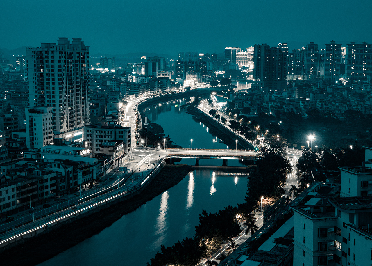 一个叫新兴县城的风光