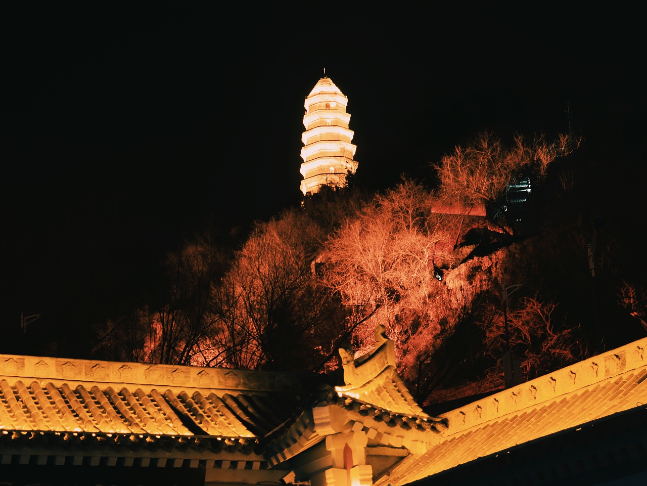 延安夜景宝塔山>                  收藏 1