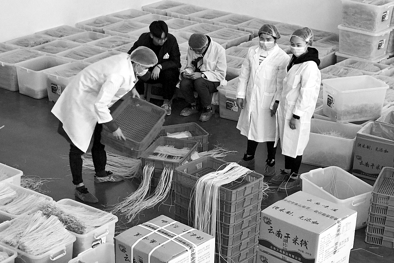 工厂里的艺术展（图ZNzkyNDQ3MjA=） - 绘画 - 站酷设计师不是美术馆原创素材 - 站酷ZCOOL