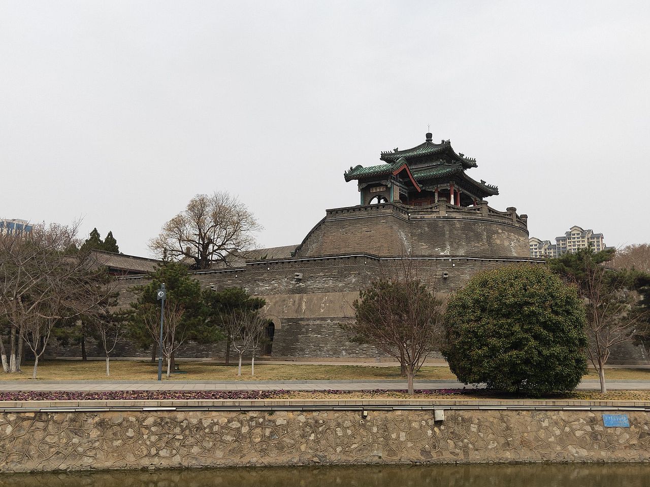 初春游丛台公园(一)