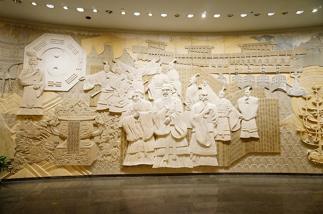 新疆博物馆浮雕图片