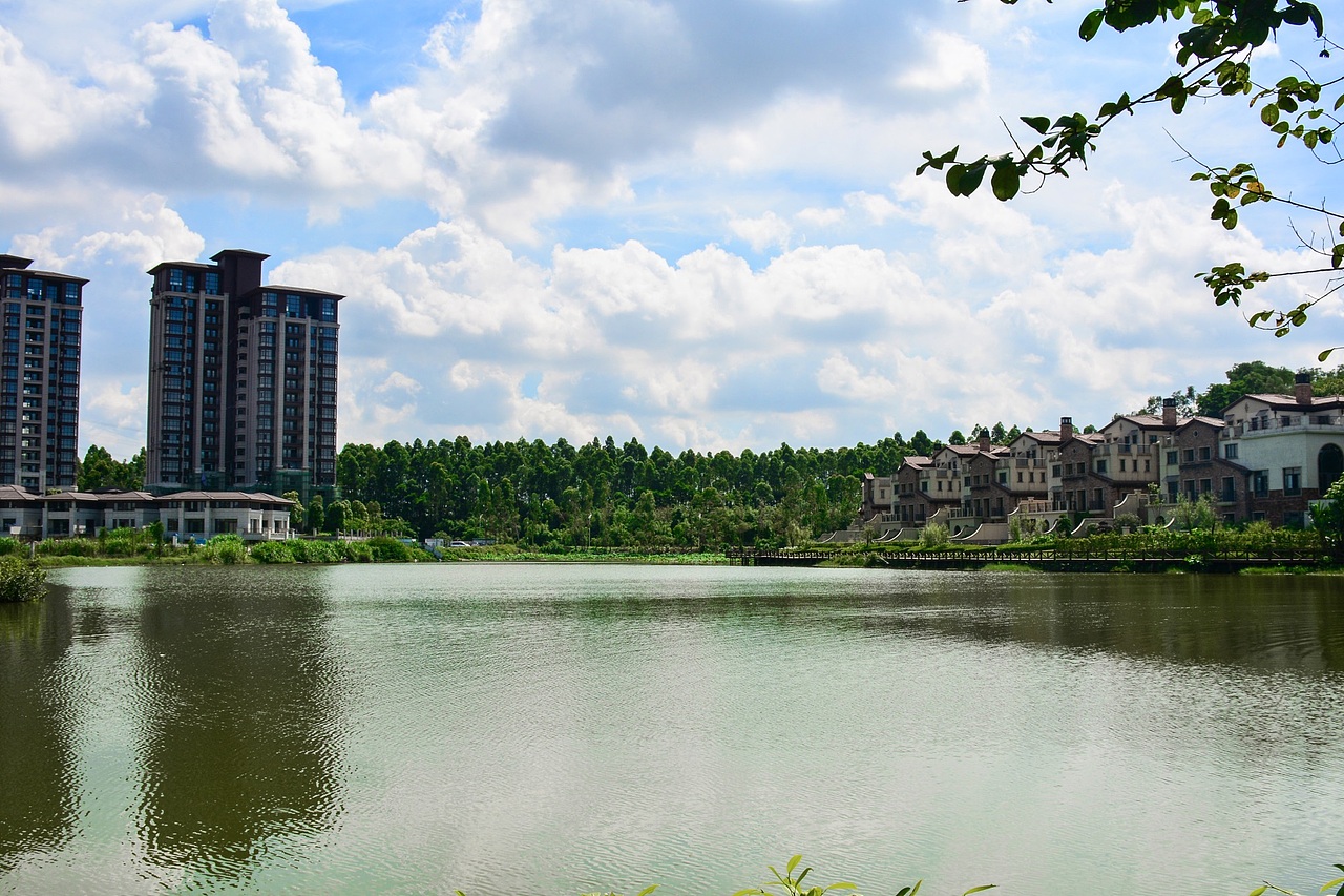 好像住对面那房子啊 可惜奋斗一辈子都不一定买得起