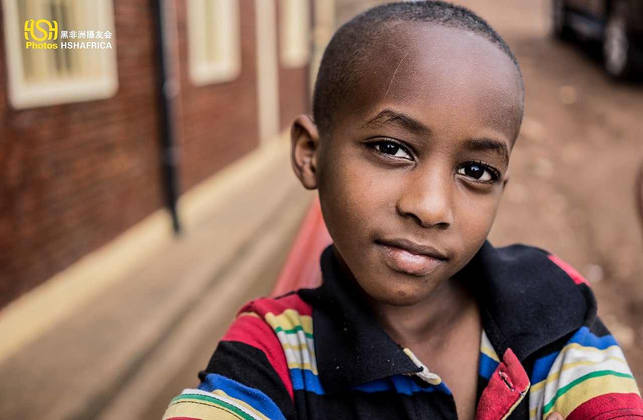 卢旺达国礼草编筐的编织技艺