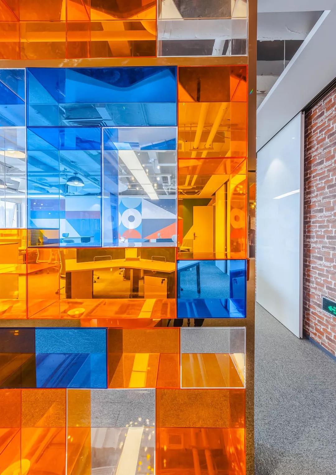 色彩“点亮”空间 | 蓝橙办公室