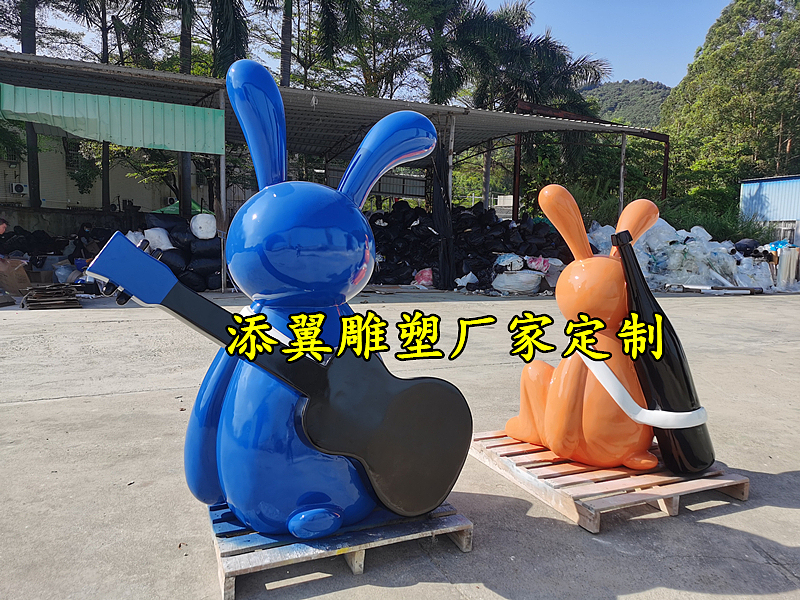 音乐与酒的结合创意玻璃钢卡通兔子雕塑得沦为ip吉祥物