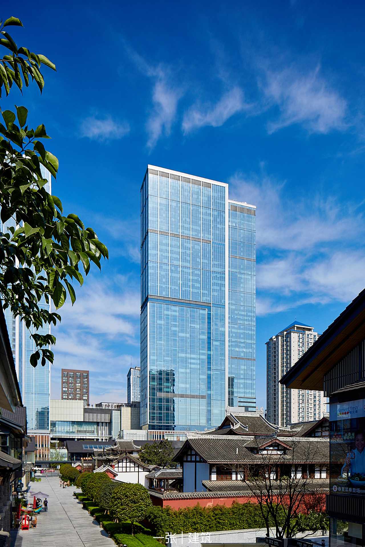 一张建筑空间摄影 #1,成都随拍:太古里/ifs/春熙路