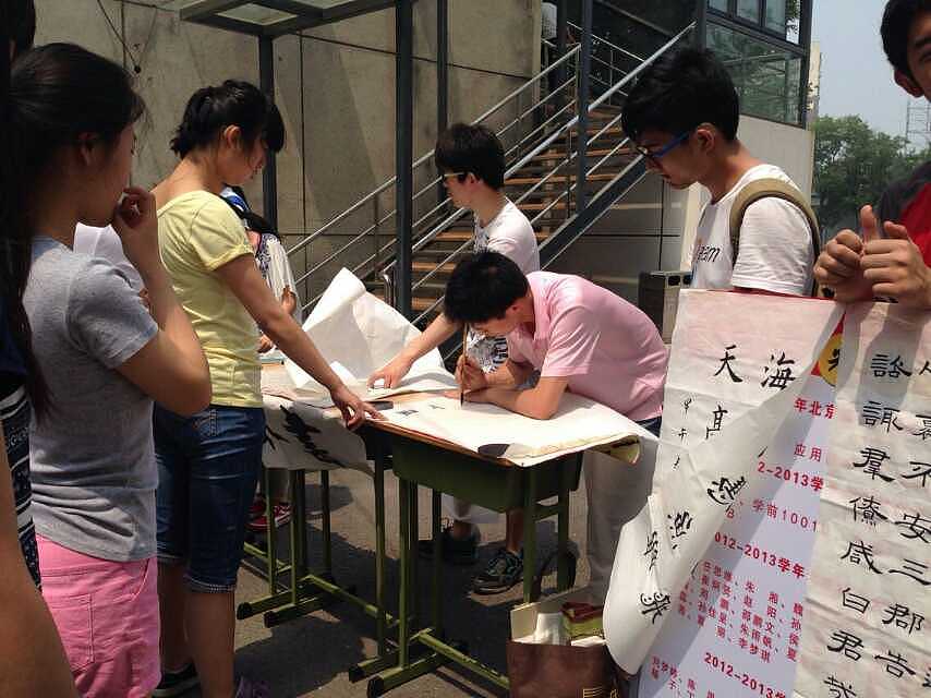 本人的作品：《安徽李辉-聋人画家》（图ZMjE4NTQ4NzAw） - 人文/纪实摄影 - 站酷设计师安徽李辉聋人画家原创素材 - 站酷ZCOOL