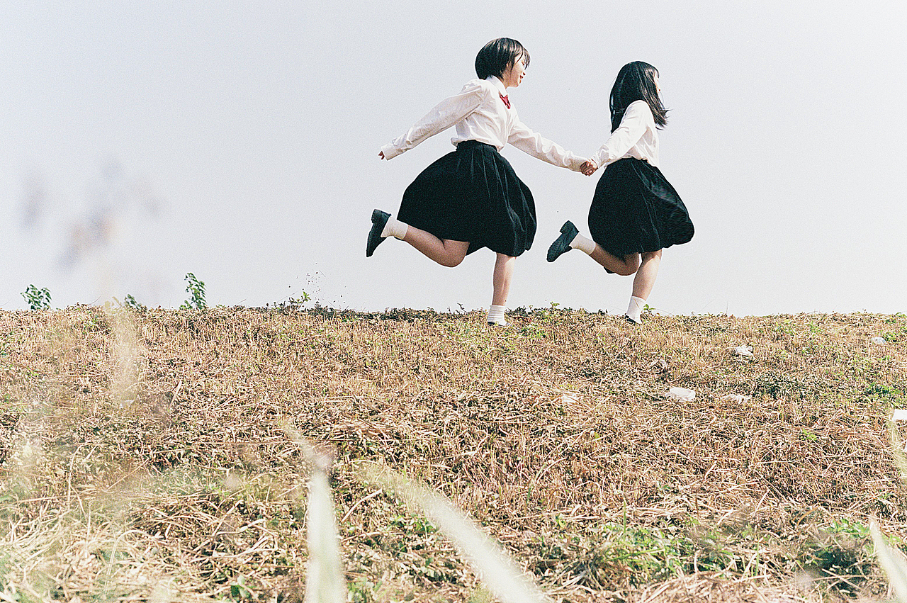 少女邂逅（图ZMjQxNzMwMTQ4） - 人像摄影 - 站酷设计师咔嚓旺旺原创素材 - 站酷ZCOOL