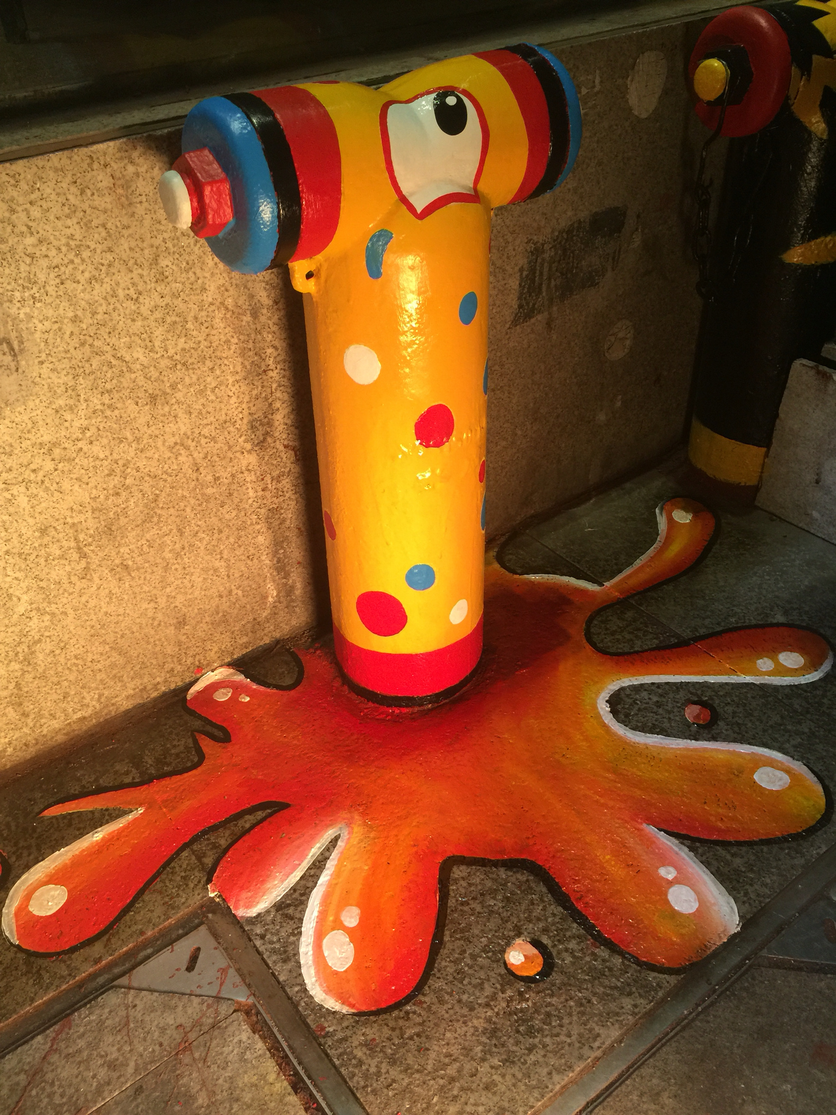 新街口消防栓街头涂鸦