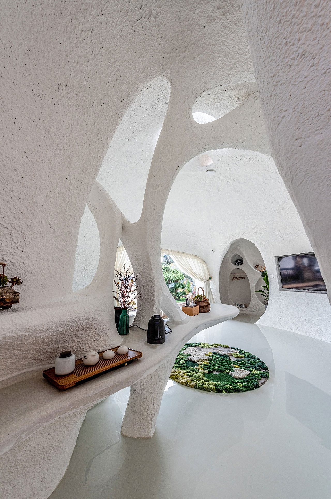 小体量建筑单体"蚁穴"作为酒店标志物,在功能上扮演着vip套房的角色