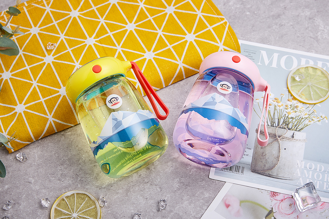 大嘴猴水杯拍摄（图ZMTU4ODIwMDky） - 产品摄影 - 站酷设计师设计诗人和弦原创素材 - 站酷ZCOOL