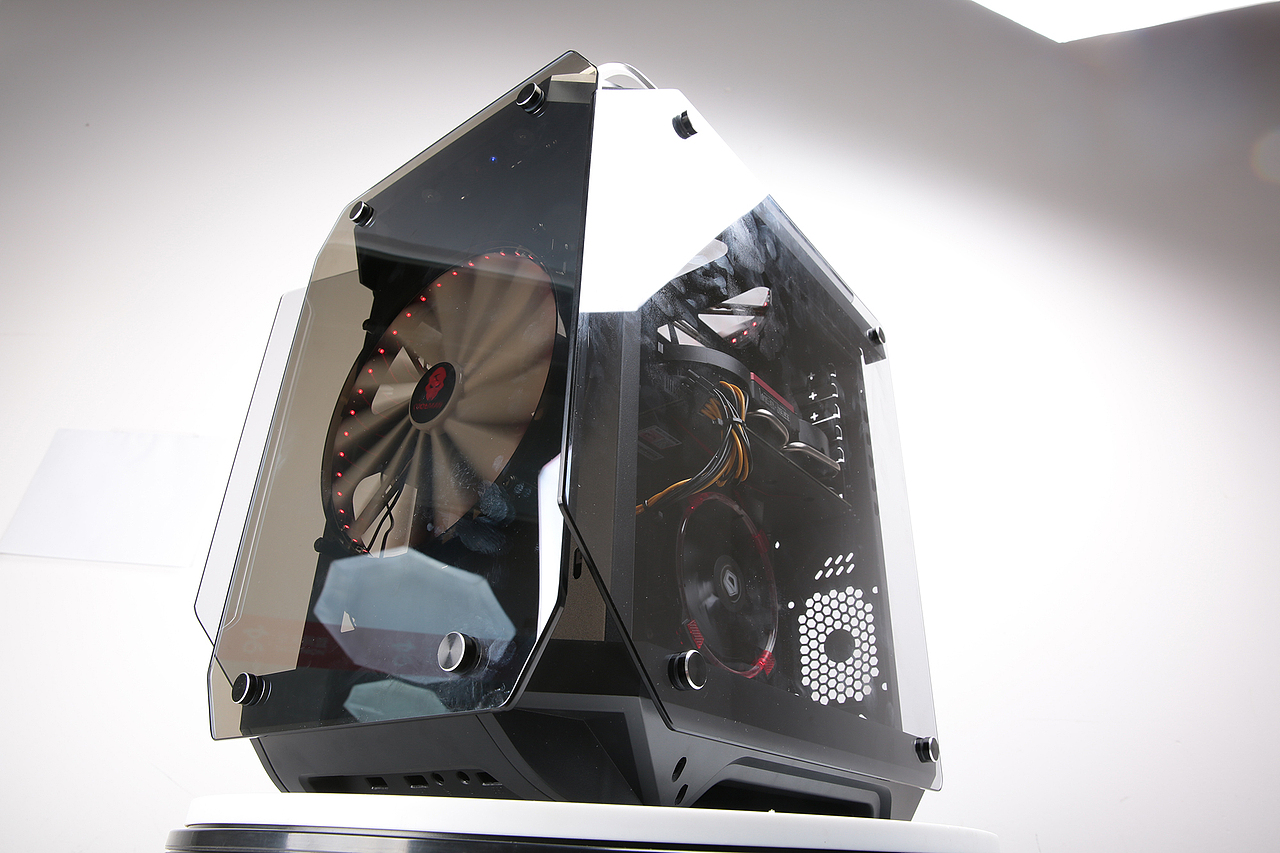 京天華盛 數(shù)碼3C 電腦DIY 拍照 后期 修圖 動作分解 全玻璃質(zhì)感的機箱怎么修圖？（圖ZNzQ0MDk2ODA=） - 產(chǎn)品攝影 - 站酷設計師袁圈圈起床尿尿了原創(chuàng)素材 - 站酷ZCOOL