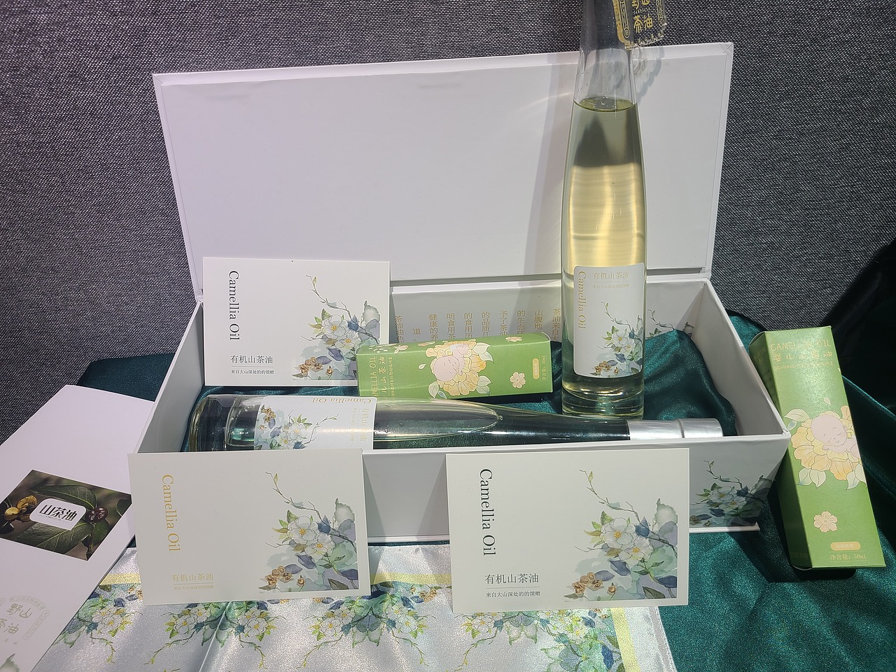 #2022青春答卷#山茶油包装设计创新与应用