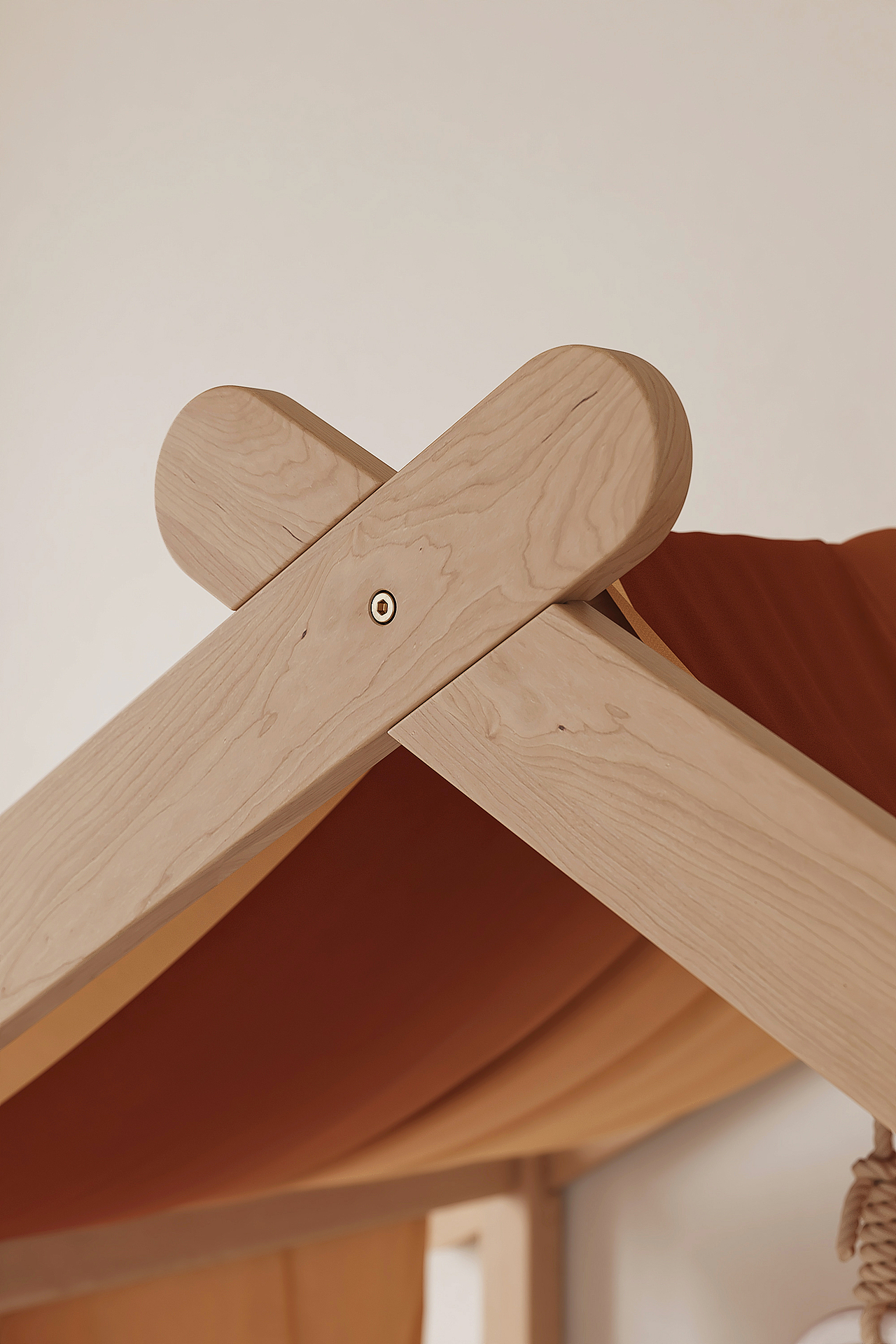 MAX/VR电商樱桃木儿童床渲染