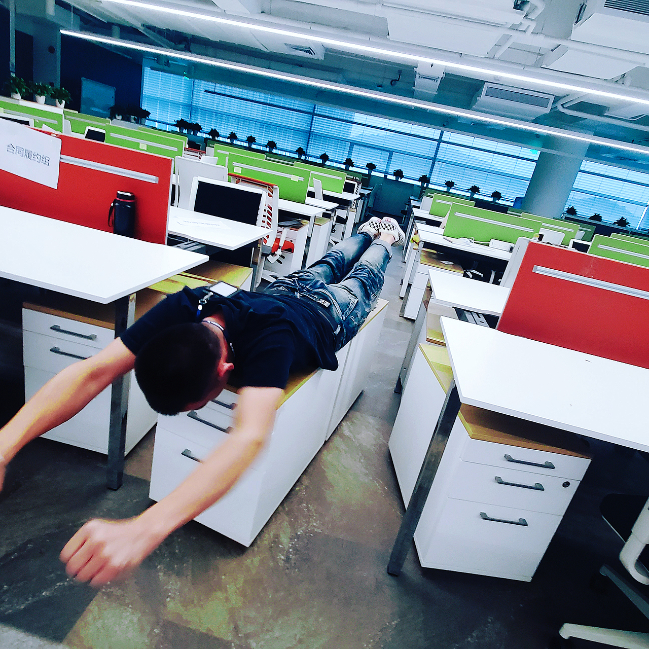 触之可及（图ZMTg2OTM1MDY0） - 人像摄影 - 站酷设计师YAYON原创素材 - 站酷ZCOOL