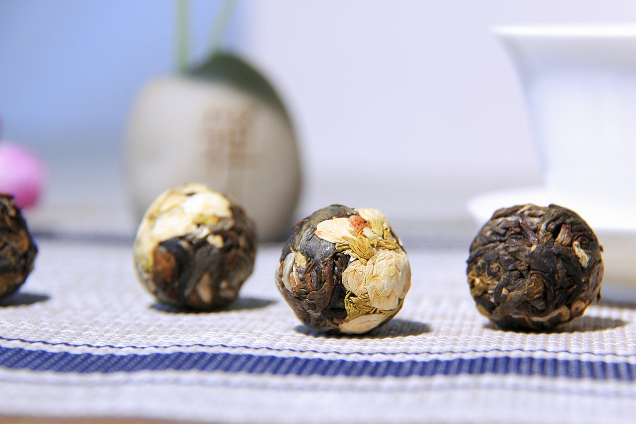 《龙珠花茶》包装设计-花香与茶香的美丽碰撞（图ZMjgxODE2MzYw） - 包装 - 站酷设计师酸酸酸小妞原创素材 - 站酷ZCOOL