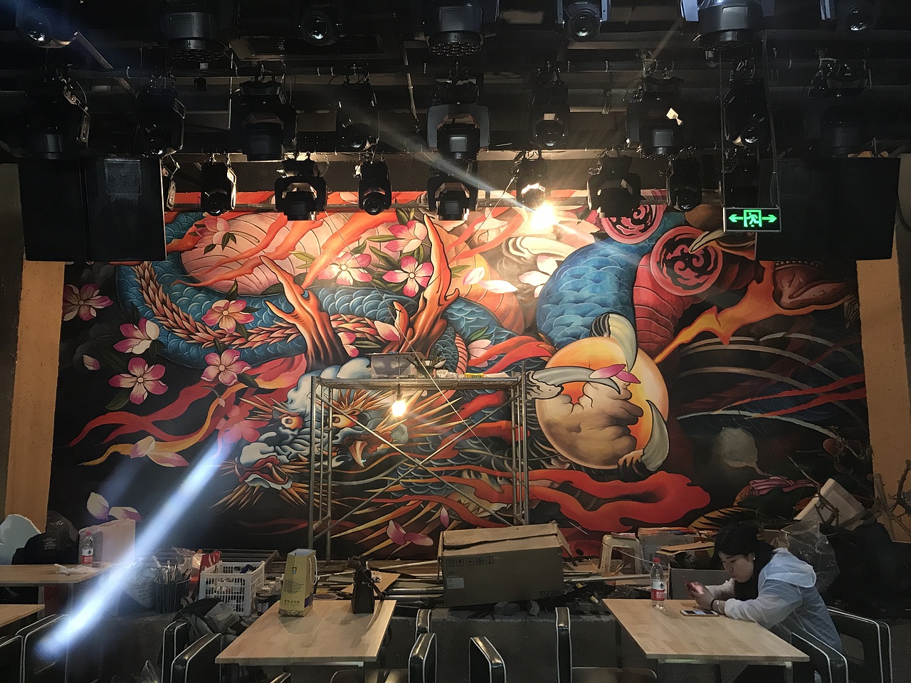 成都元田环境艺术工程设计有限公司-misc酒吧社会壁画